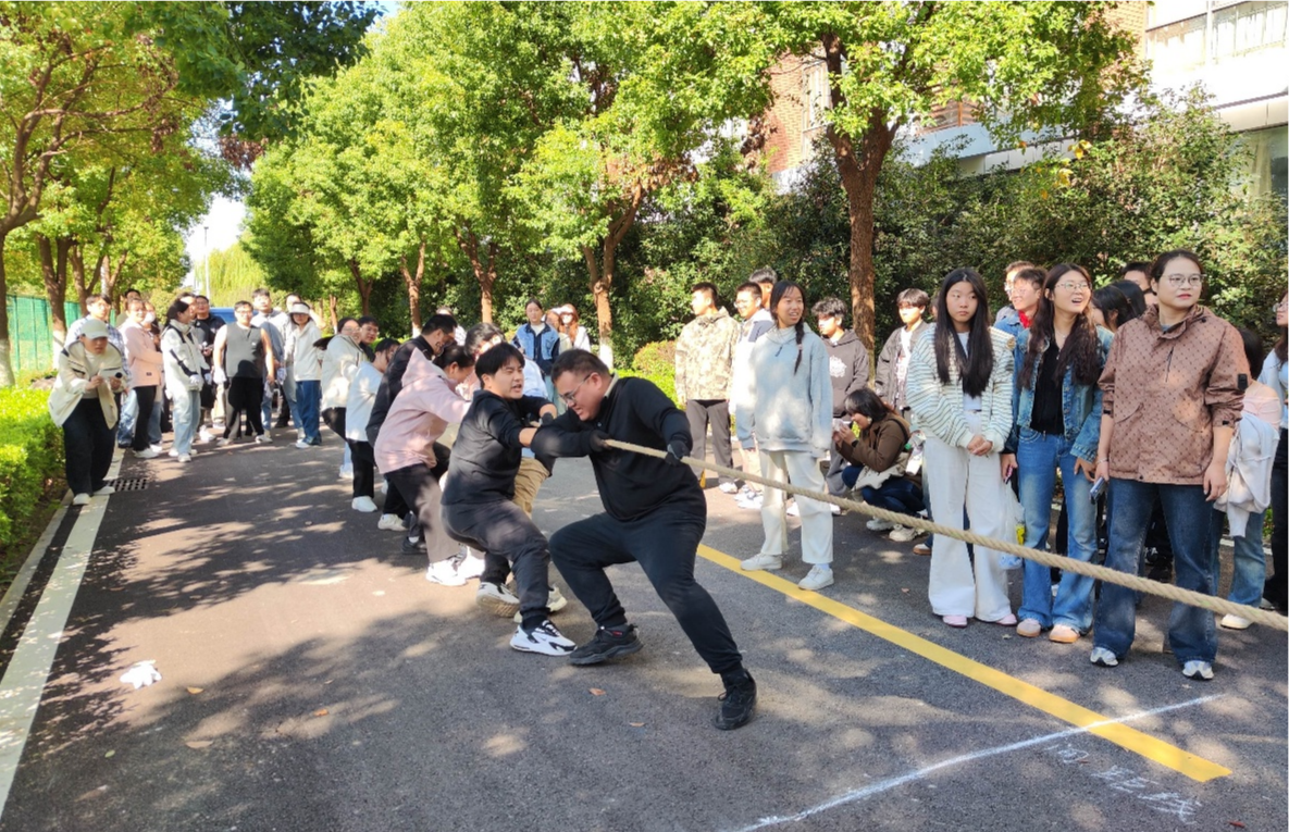 <strong>赛场竞风采，聚力创佳绩——管理学院教职工在学校第十八届运动会中斩获佳绩</strong>