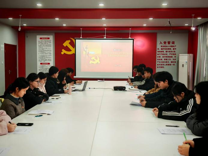 <strong>树牢正确政绩观 青春实干显担当 ——土木与安全工程学院学生二支部开展专题党课学习</strong>