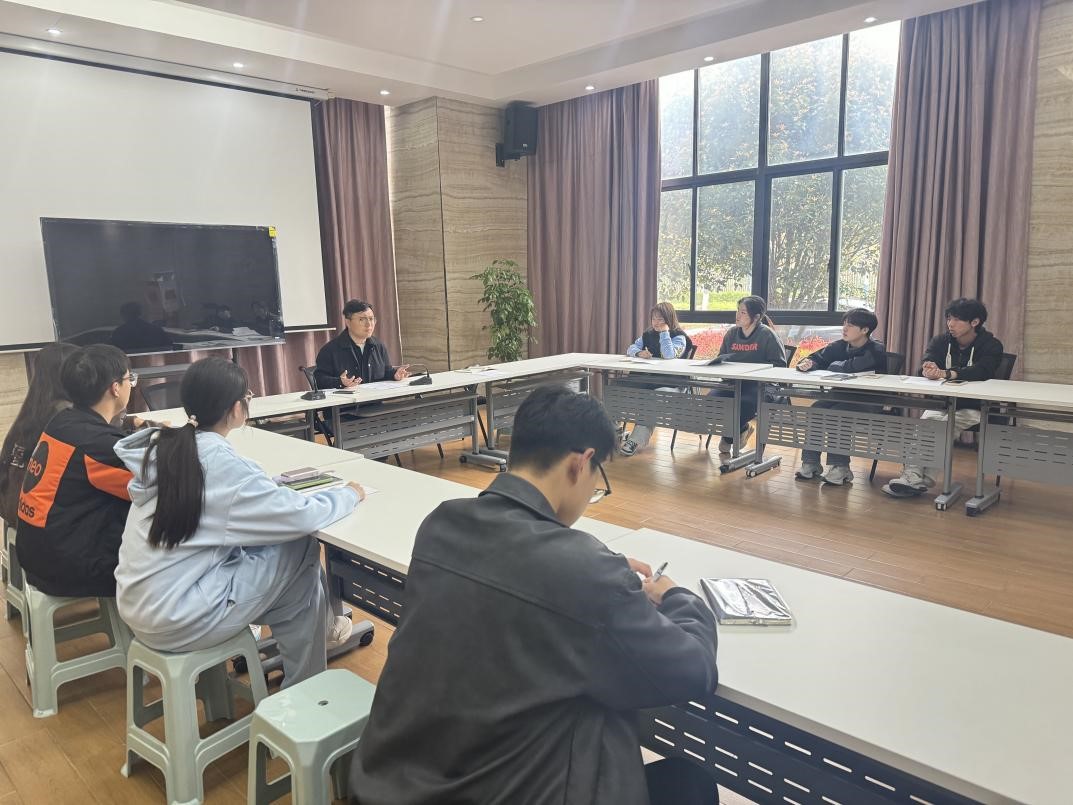 皖江工学院郑蒲港校区餐食委员会首次培训会顺利开展